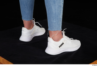 Vinna Reed foot shoes sports white sneakers 0006.jpg